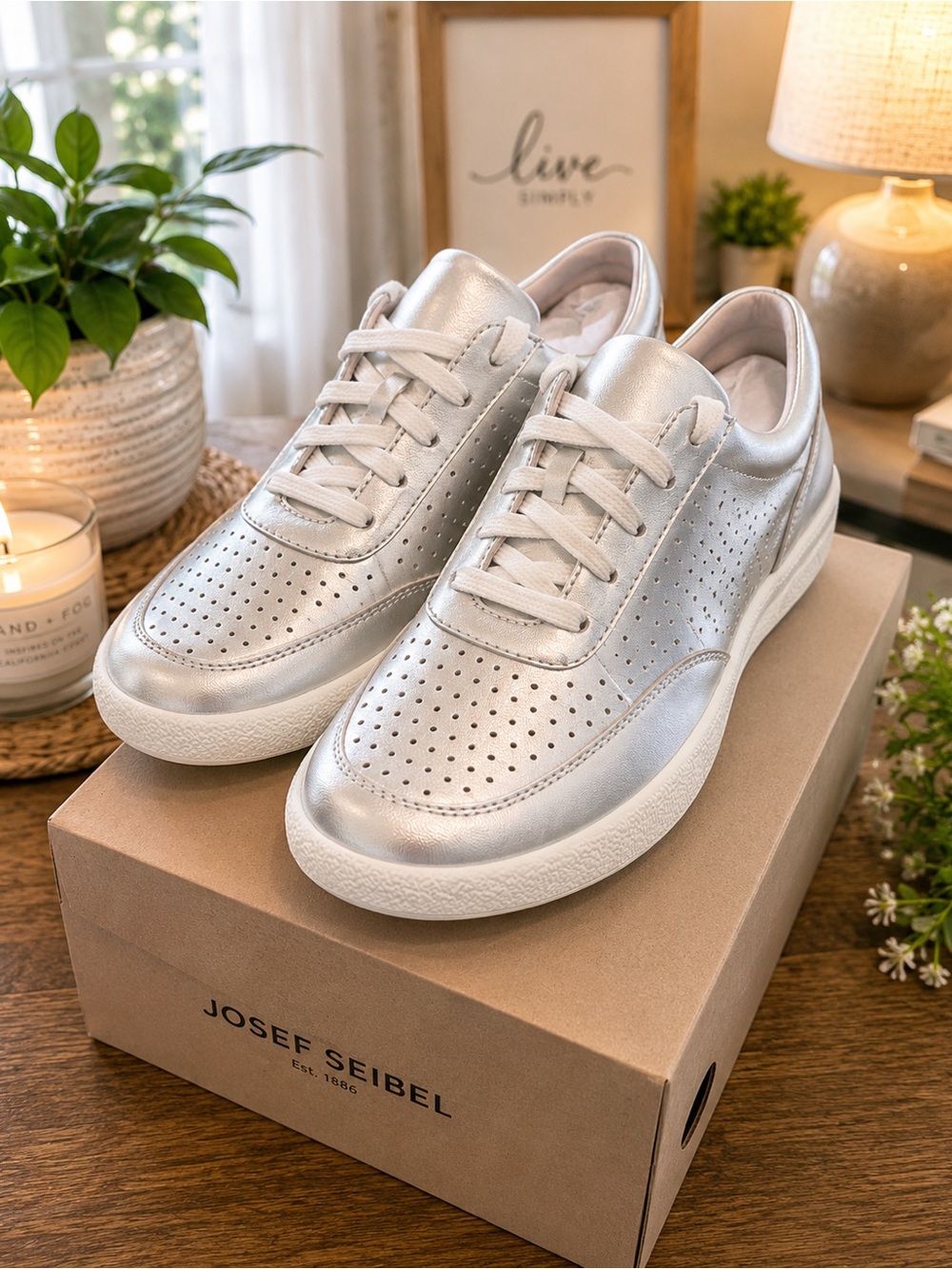 Josef Seibel Claire 29 Sneakers • Metallic Silver • EU 37 / US Women’s 6.5–7